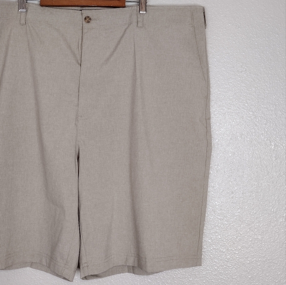 NWT Ben Hogan Khaki Performance Stretch Flat Front Classic Athletic Golf Shorts - Picture 3 of 13